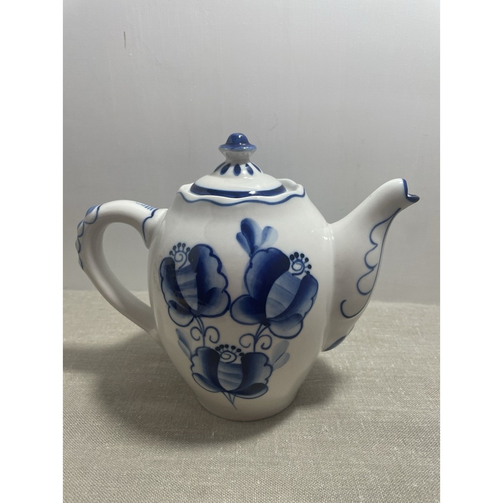 Gzhel Russian Teapot‎ Blue White Floral 7.5"